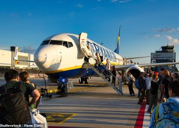 Furious passenger goes on angry rant after Ryanair gate agent refuses him for being ‘five seconds late’