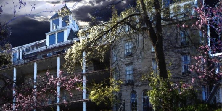 Murdered guests, unsettling smells and Stephen King’s inspiration: Welcome to the spookiest hotels in the US