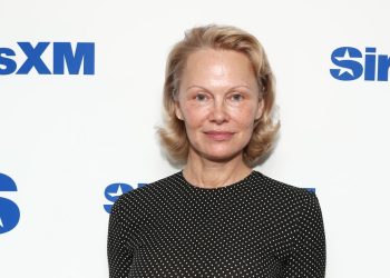 Blondie No More! Pamela Anderson Is Now Copper Red