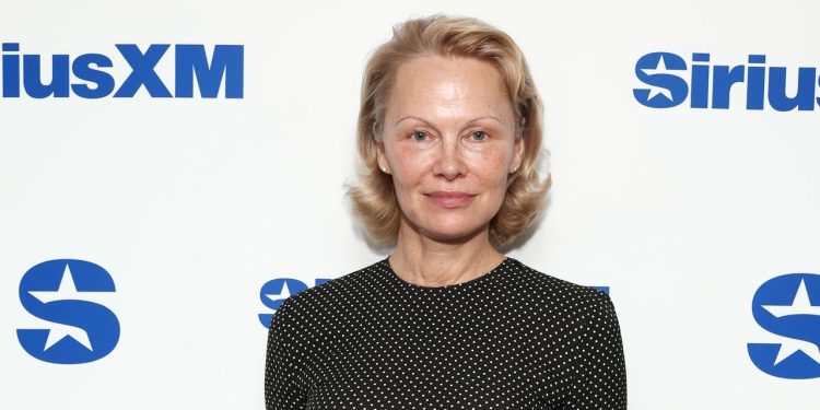 Blondie No More! Pamela Anderson Is Now Copper Red