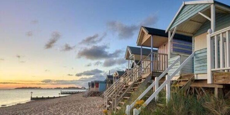 UK village with ‘miles of golden sand’ is a must-visit in autumn | UK | Travel