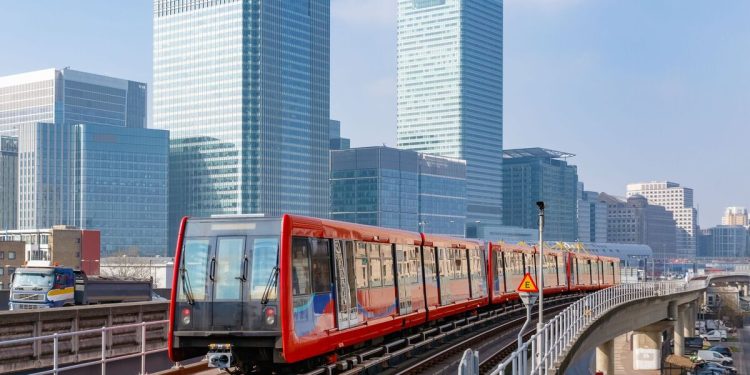 UK train forced to slow down and reason floors commuters | Travel News | Travel