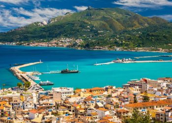 Chaos in Greece as terrible weather leaves British tourists stranded on popular island | Travel News | Travel