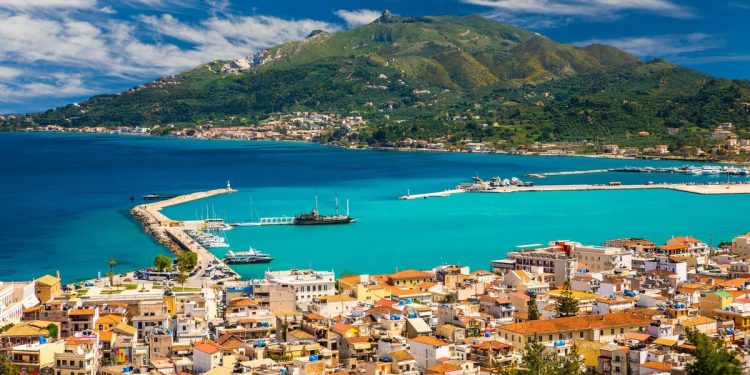 Chaos in Greece as terrible weather leaves British tourists stranded on popular island | Travel News | Travel