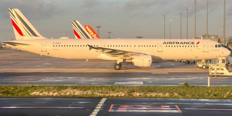 Flight chaos postponed as French air traffic controllers delay – and extend – strike