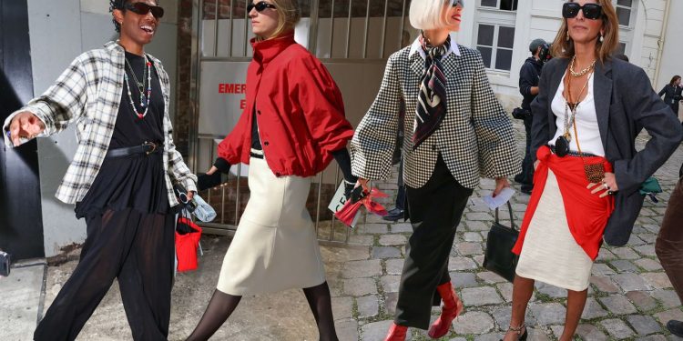 How to Incorporate Pops of Red Into Your Wardrobe, Inspired by Street Style