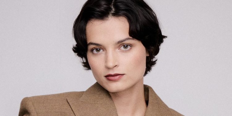 21 Best Makeup Products, According to Vogue