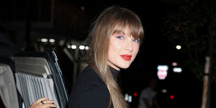 Taylor Swift Goes ‘Folklore’ for Fall