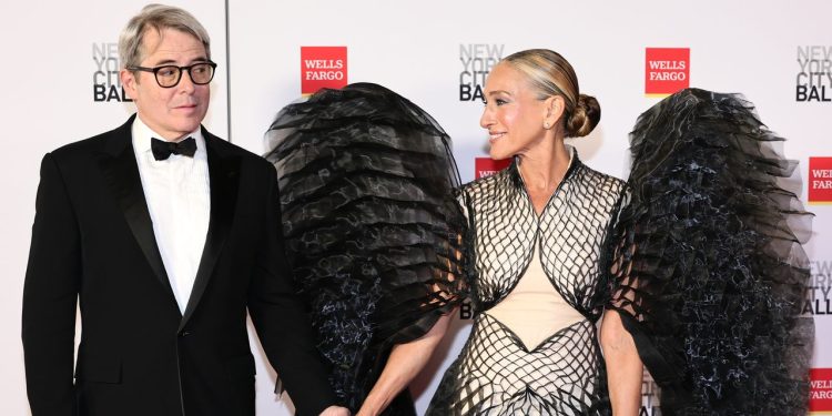 Sarah Jessica Parker Steps Out as a Black Angel at the New York City Ballet’s Fall Fashion Gala