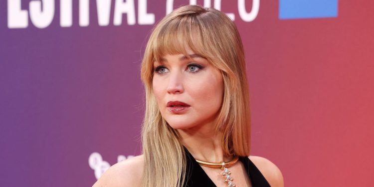 Jennifer Lawrence Amps Up Her LBD With Sculptural Statement Jewelry