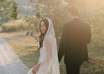 The Bride Wore a Botticelli-Inspired Vintage Gown for Her Wedding at a 14th-Century Hamlet in Italy