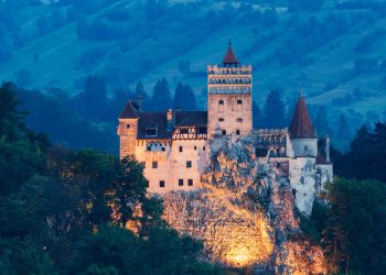 11 Haunted Castles for Spine-Tingling Supernatural Encounters This Halloween