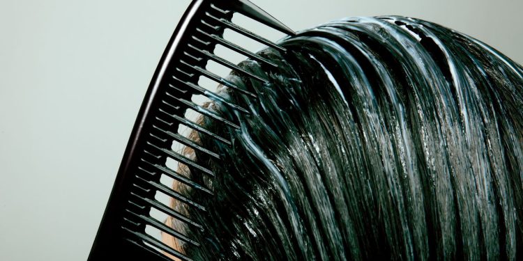 13 Best Root Touch-Ups for Keeping Hair Fresh Between Salon Visits