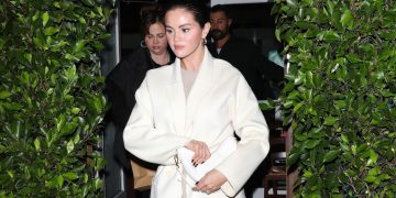 Selena Gomez Makes the Case for Ballet Flats in Fall