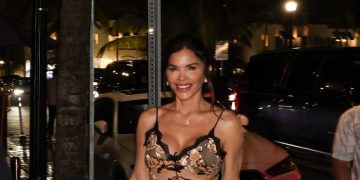 Lauren Sánchez Bezos Wears Cavalli To Dine at Carbone
