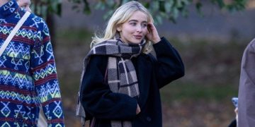Playing Tourist, Sabrina Carpenter Nails Fall Style in New York