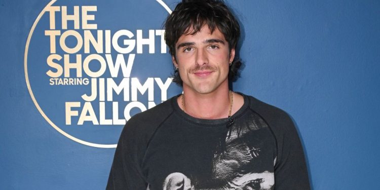 Jacob Elordi Leans Into Knitwear Method Dressing