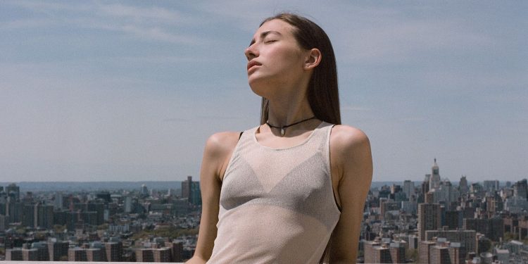 Is There a Benefit to Rubbing Castor Oil on Your Stomach?