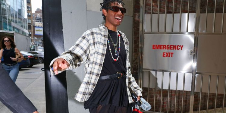 I Suddenly Need a Flannel Shirt, Thanks to These Street Style Stars
