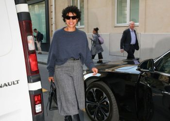 How to Style Knee-High Boots—7 Fall-Ready Outfit Ideas