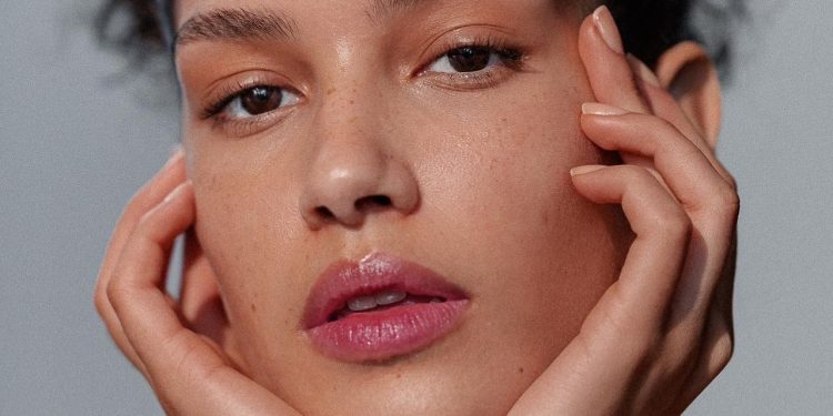 10 Best Lip Stains for Long-Lasting Color