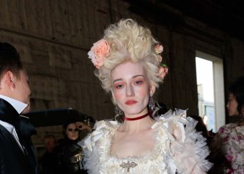 Julia Garner Took on a New Role at Vogue World 2025: Hollywood