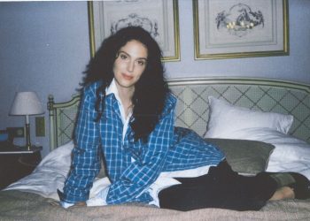 Eva Victor Brings Cool English Professor Energy to Loewe