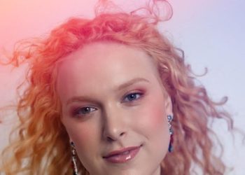 Esther Fallick Is Blonde, Brooklyn-Based, and Ready to Bring Comedy Back to Off-Broadway