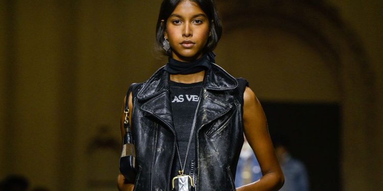 Tapestry Raises Outlook After Sales Climb 12% in Q1