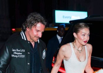 How to Pull Off Leather Pants—5 Stylish Outfit Ideas to Try