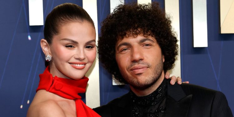 Selena Gomez’s Festive Manicure Has a Romantic Secret Meaning