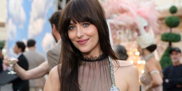 Dakota Johnson on Her Favorite Shampoo and Cutting Her Own Bangs