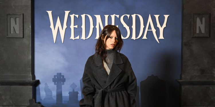 Jenna Ortega Road Tests This Petite Girl-Approved Denim Trend