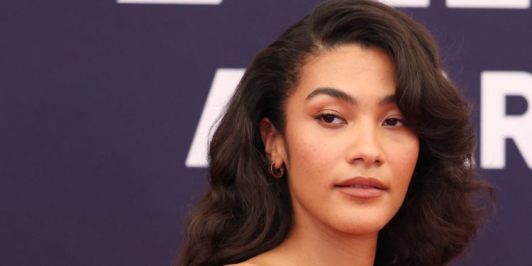 The 11 Best Winter Hair Colors, According to the Pros