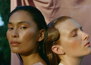 9 Best Hair Oils, According to Hairstylists & Vogue Editors