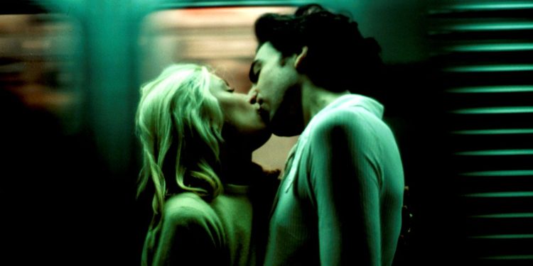 5 of the Year’s Most Googled Relationship Questions, Answered