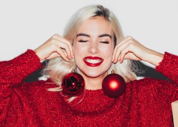 Retail Experts Predict the Holiday Season’s Bestselling Beauty Products
