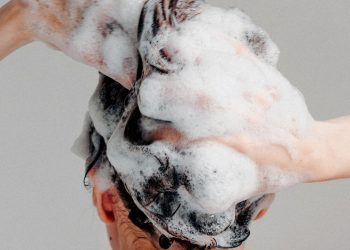 This Japanese Hair Washing Technique Is the Key To Healthy Hair Growth
