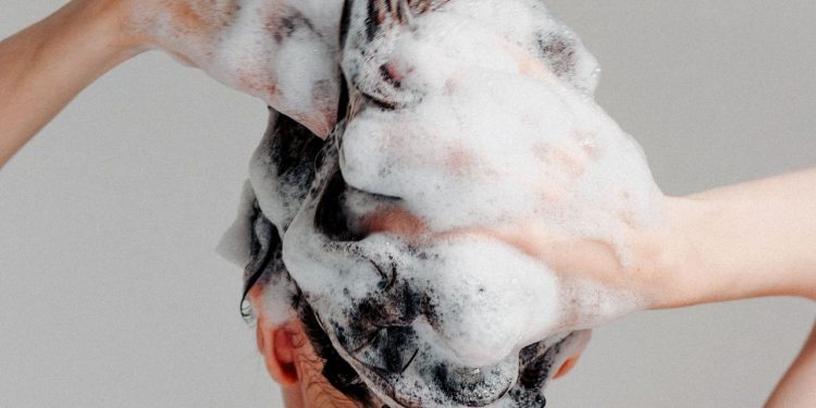 This Japanese Hair Washing Technique Is the Key To Healthy Hair Growth