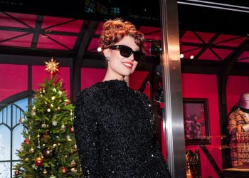 Raye Helped Bloomingdale’s and Burberry Ring in the Holidays