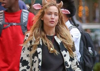 It’s a Halloween Costume, but Jennifer Lawrence Is Onto Something With Cow Print