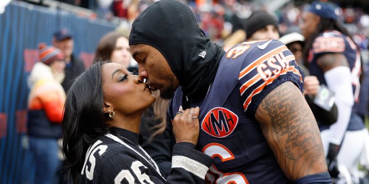 13 Celebrities Who Have Used Dating Apps (With Varying Degrees of Success)