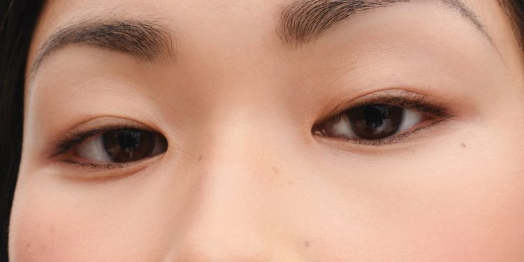 11 Best Blurring Powders for a Flawlessly Airbrushed Finish