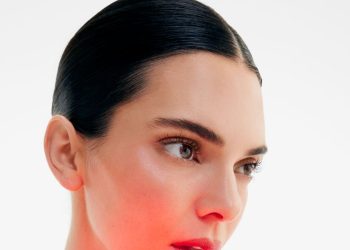 TheraFace Mask Glo: The Red Light Therapy Mask Behind Kendall Jenner’s Undeniable Glow