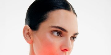 TheraFace Mask Glo: The Red Light Therapy Mask Behind Kendall Jenner’s Undeniable Glow