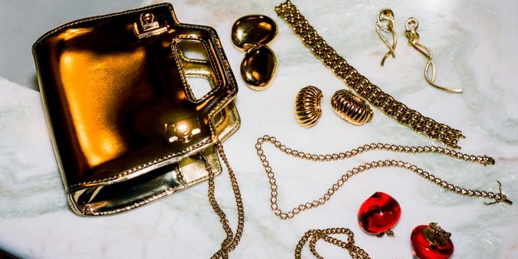 38 Best Black Friday Jewelry Deals 2025, Handpicked by Vogue Editors