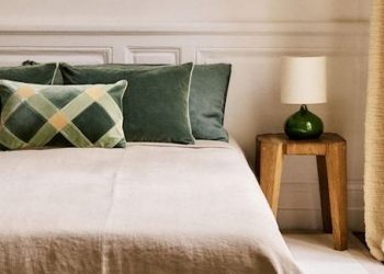How to Style a Bed, According to Interior Designers