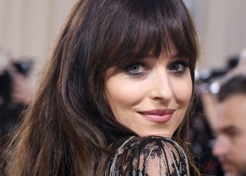 How To Find The Perfect Bangs For Your Face Shape