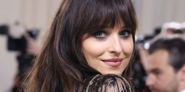 How To Find The Perfect Bangs For Your Face Shape