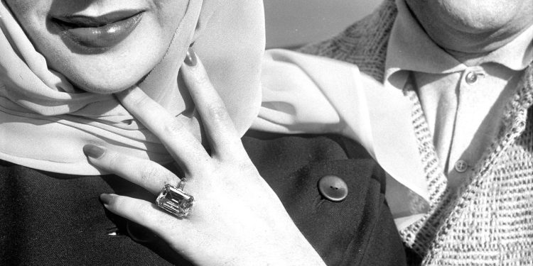 Emerald Cut Engagement Rings: Everything to Know About the Elegant Diamond Shape